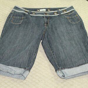 NWOT Venezia Size 20 Large Grommet Cuffed Blue Jean Shorts